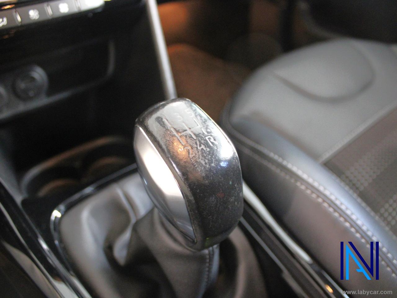 PEUGEOT 2008 BlueHDi 100 Allure