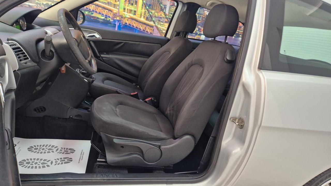 Lancia Ypsilon 1.2 69 CV Unyca