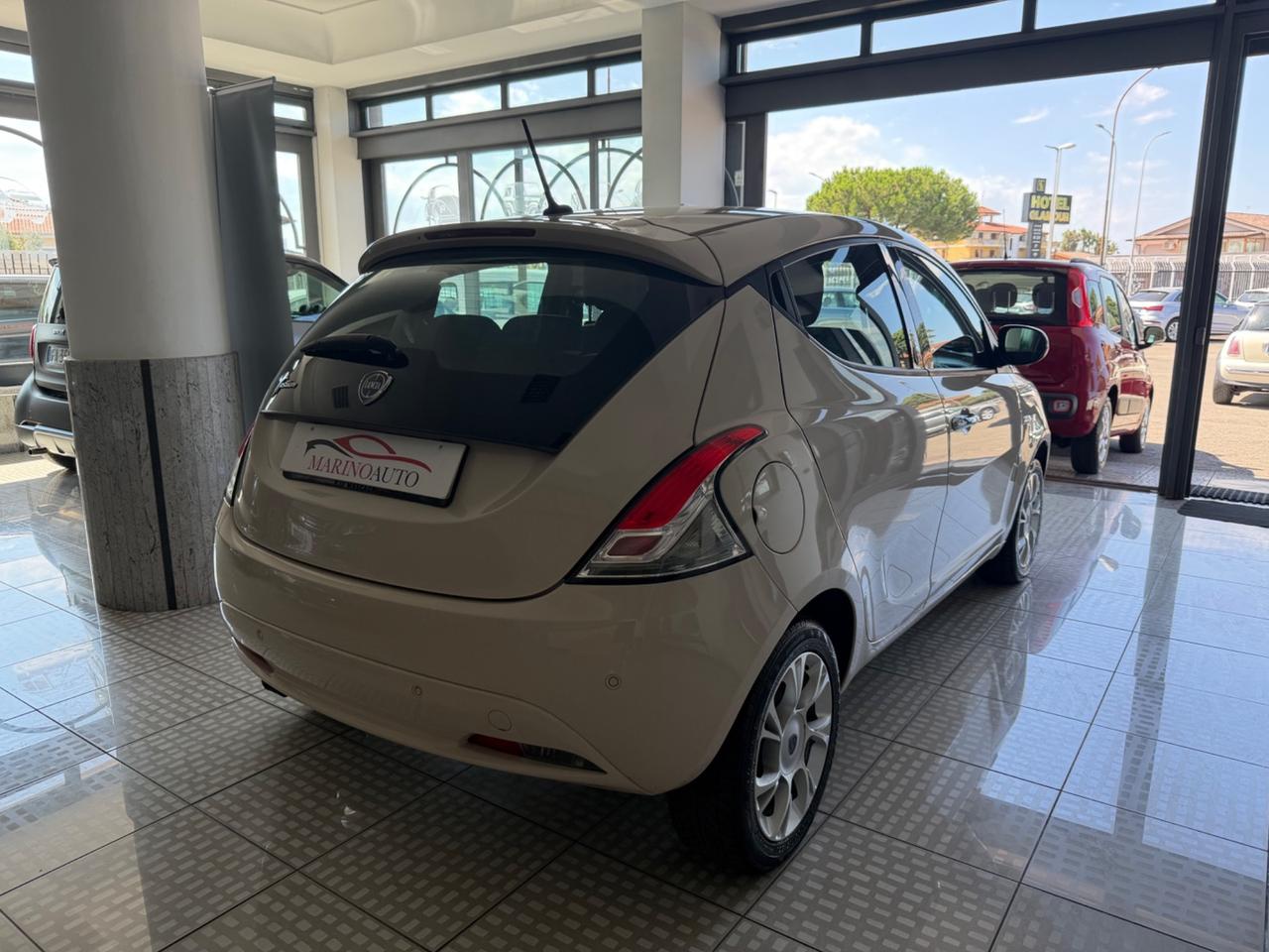 Lancia Ypsilon 1.2 69 CV 5 porte GPL Ecochic Gold
