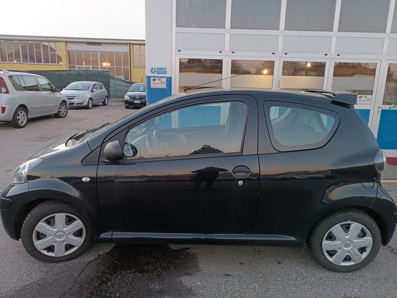 Toyota Aygo 1.0 12V VVT-i 3 porte Now Connect