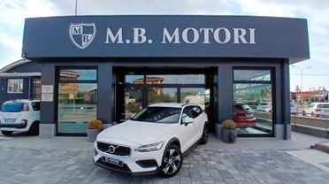 Volvo V60 Cross Country B4 (d) AWD automatico Core