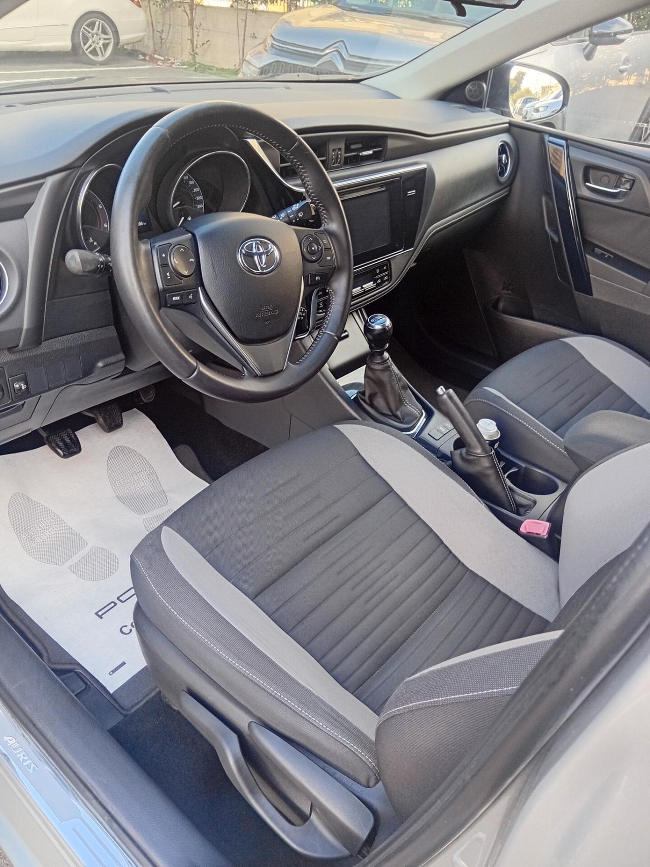 Toyota Auris 1.6 D-4D Lounge FULL