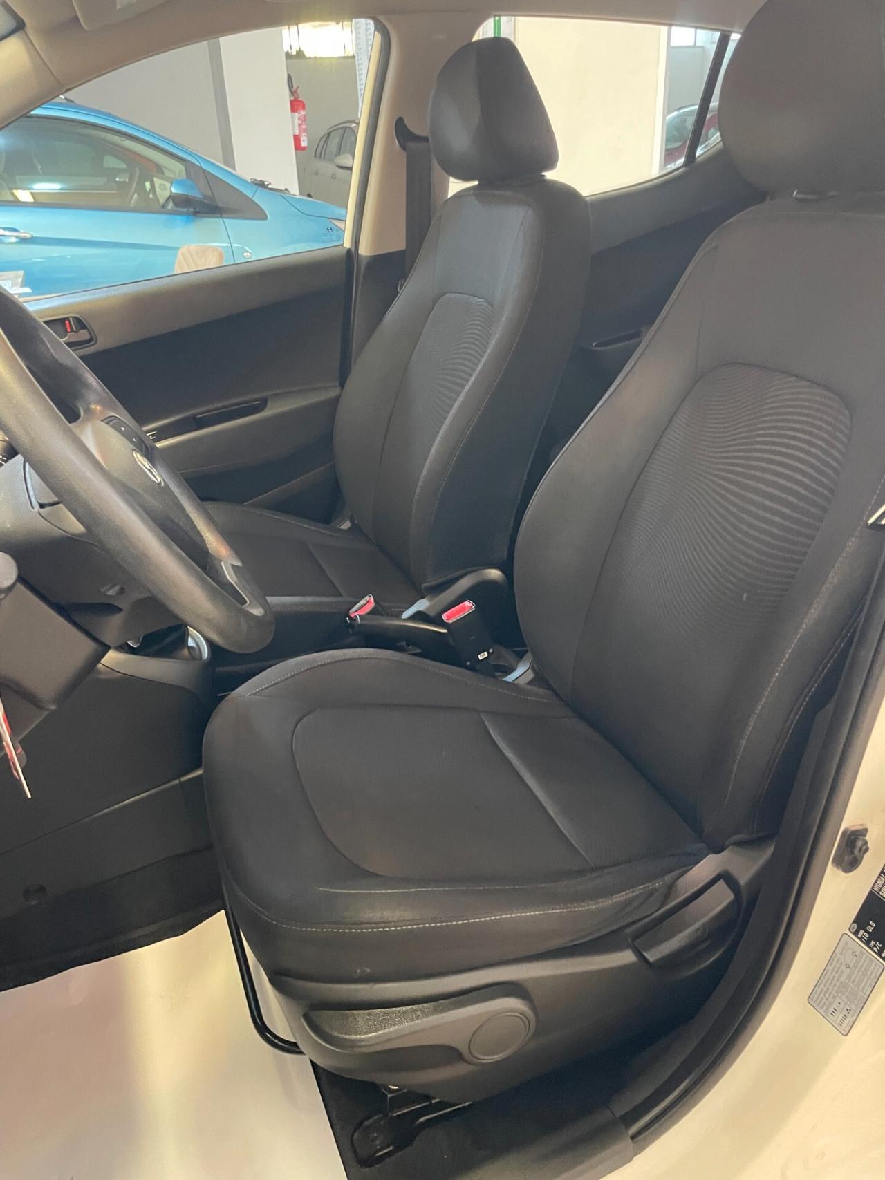 Hyundai i10 1.0 GPL Econext Login FULL TAGLIANDATA NEOPATENTATI