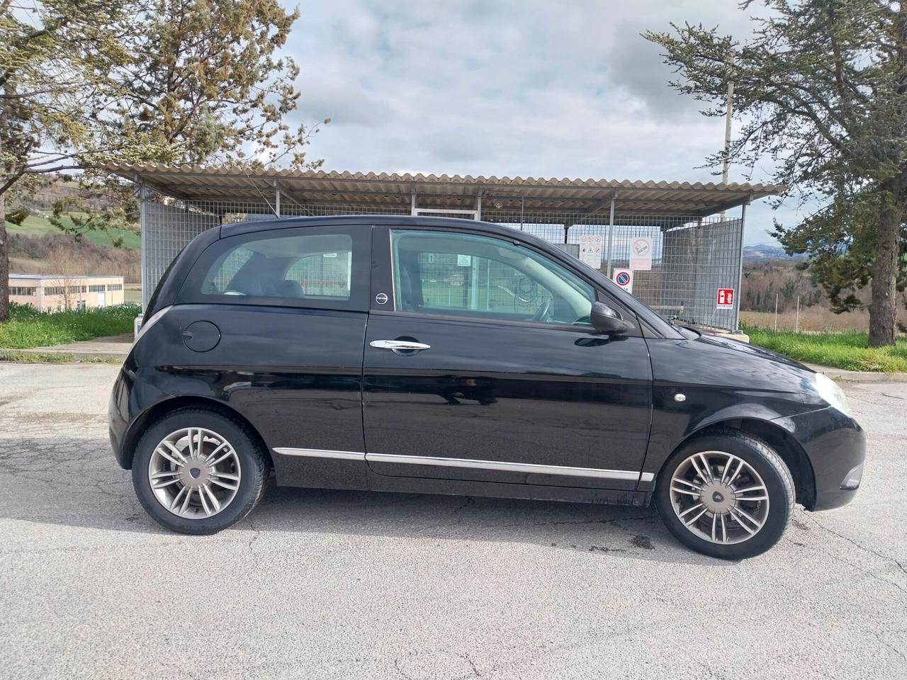 Lancia Ypsilon 1.4 Argento Ecochic GPL