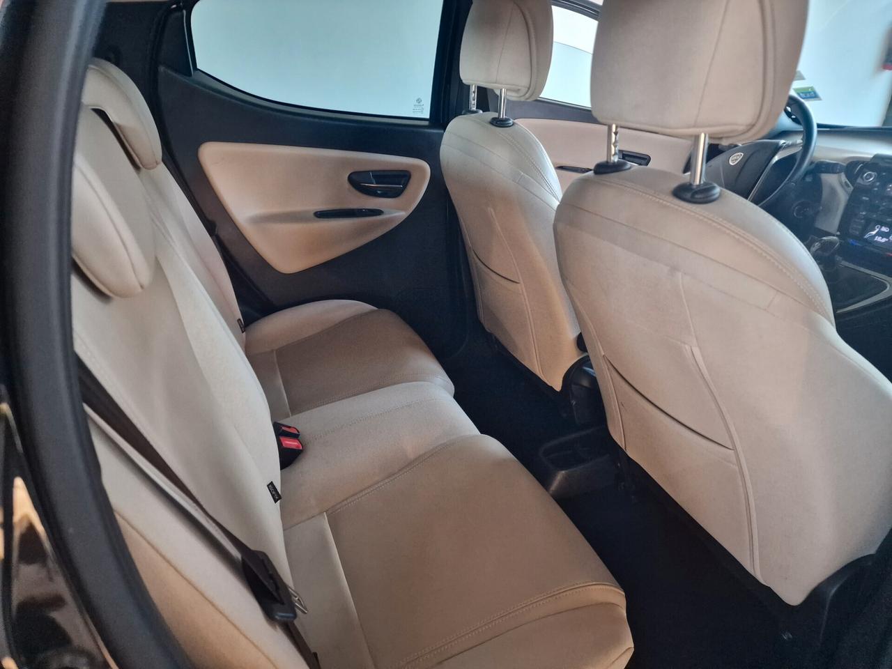 Lancia Ypsilon 1.2 69 CV 5 porte S&S Gold