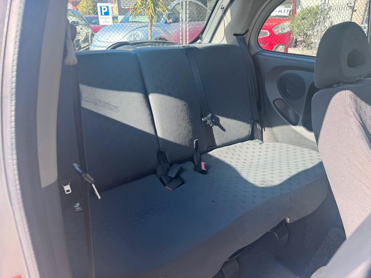 Nissan Micra 1.0 16V 3 porte Visia