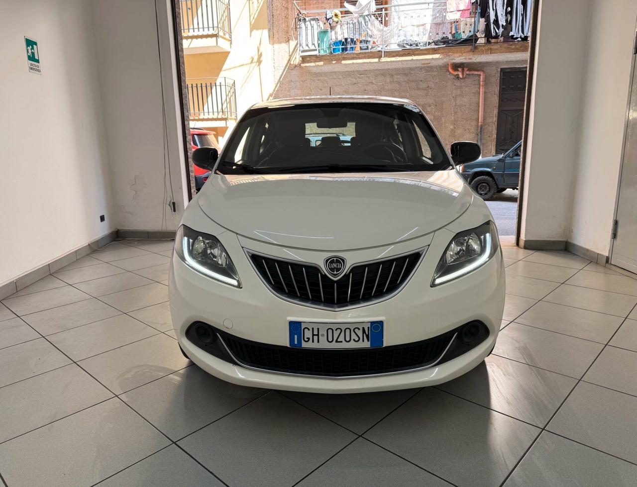 Lancia Ypsilon 1.0 Benzina 5 porte 69/CV Hybrid Ecochic Silver 2022