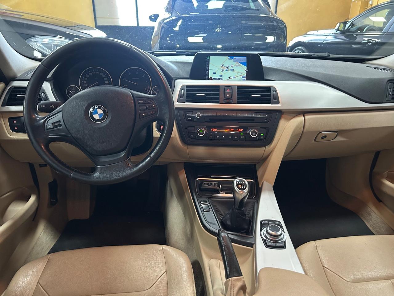 BMW 318d Touring 143 cv “PELLE/NAVI/SENSORI”-2015
