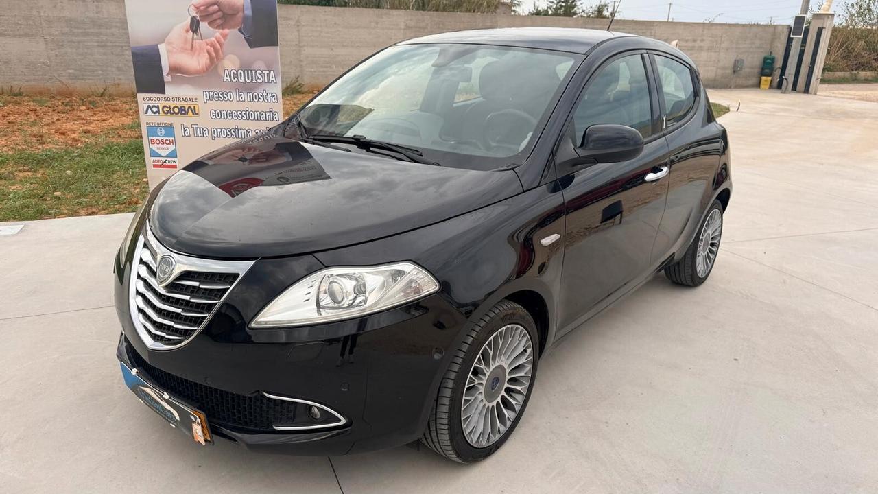 Lancia Ypsilon 1.3 MJT 16V 95 CV 5 porte S&S Silver