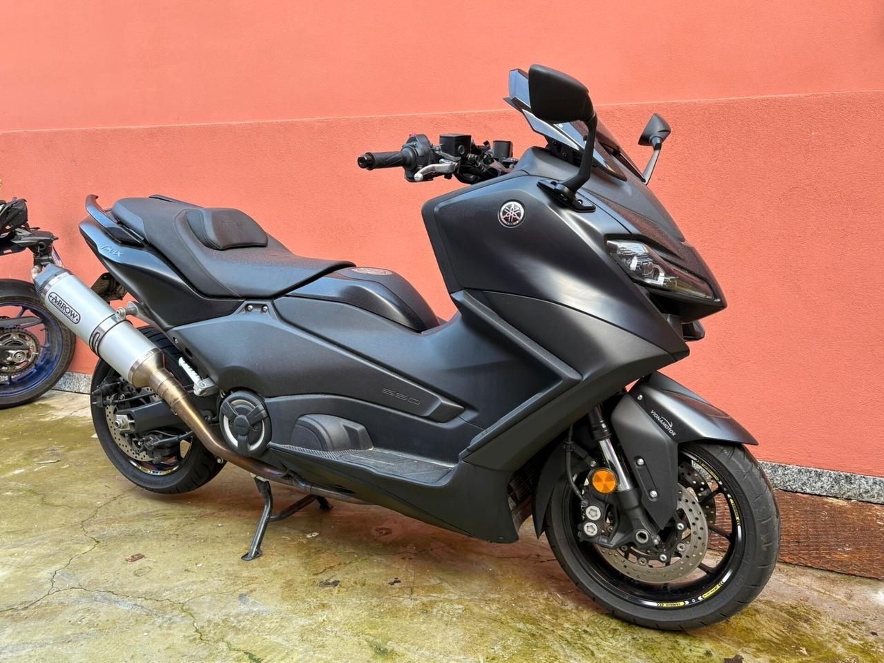 YAMAHA TMAX 560 SWORD GREY