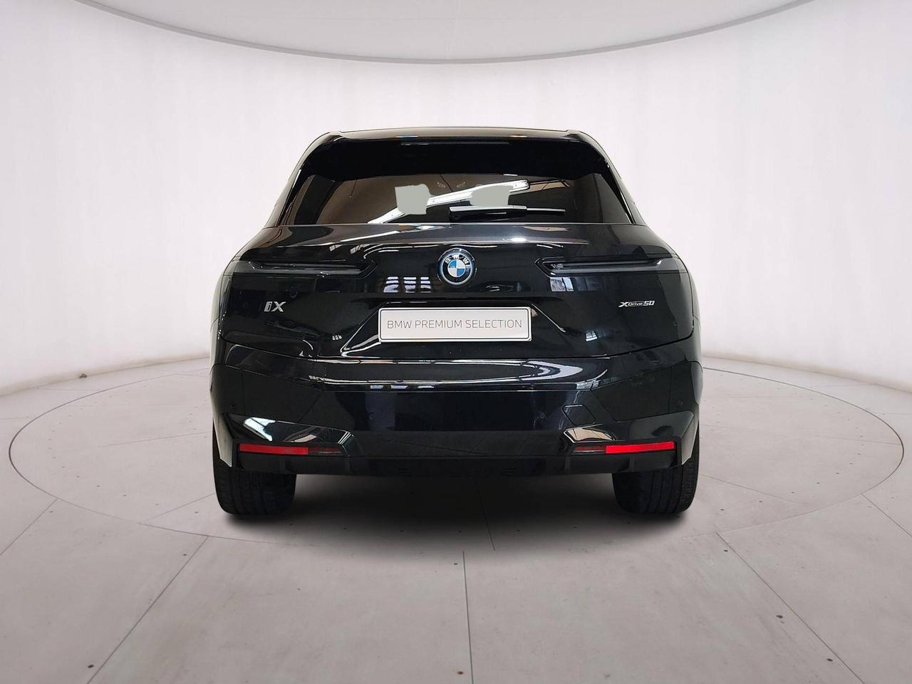 BMW iX xDrive50 Pacchetto Sportivo