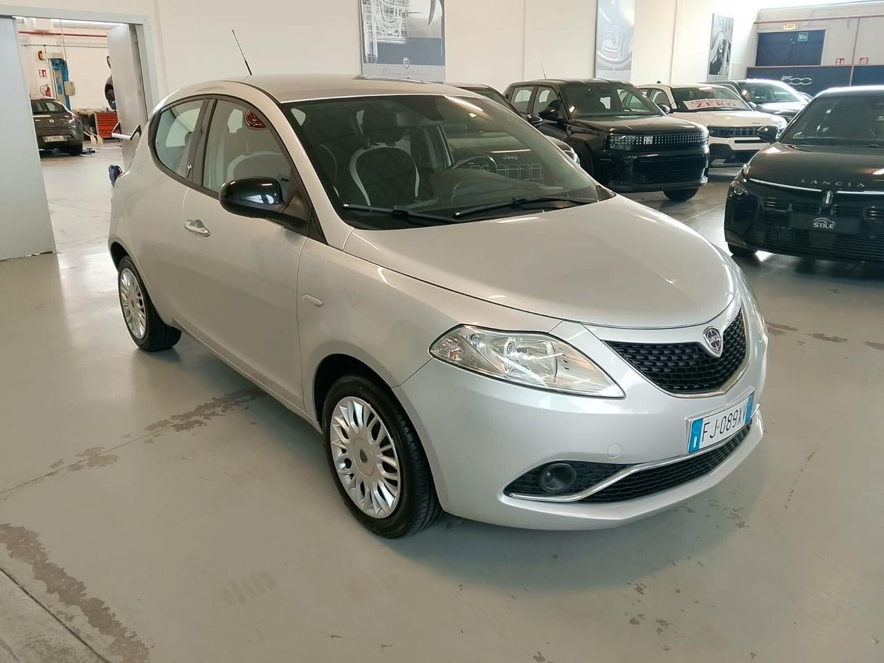 Lancia Ypsilon 1.2 69 CV 5 porte Gold