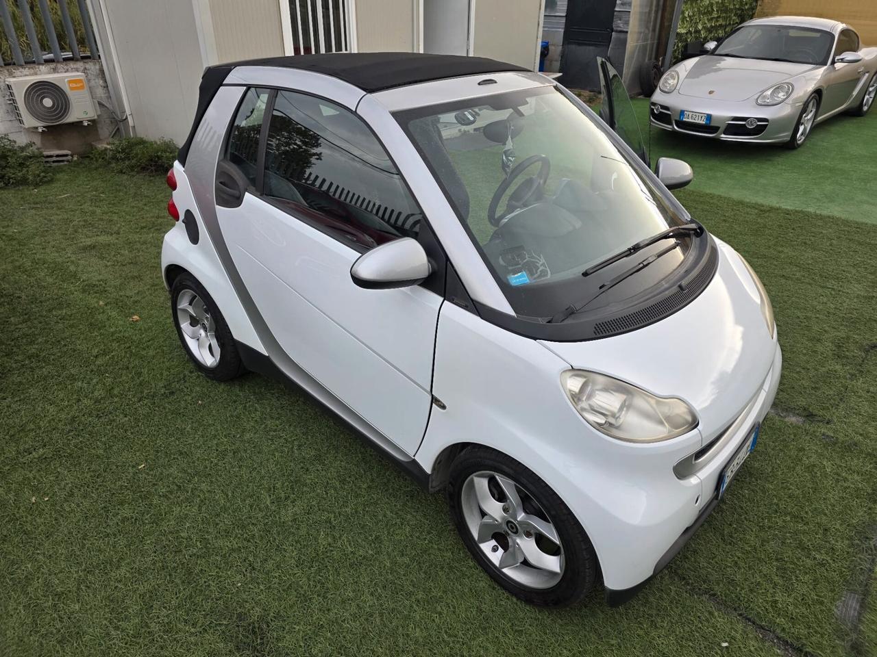 Smart ForTwo 1000 62 kW cabrio Neopatentati