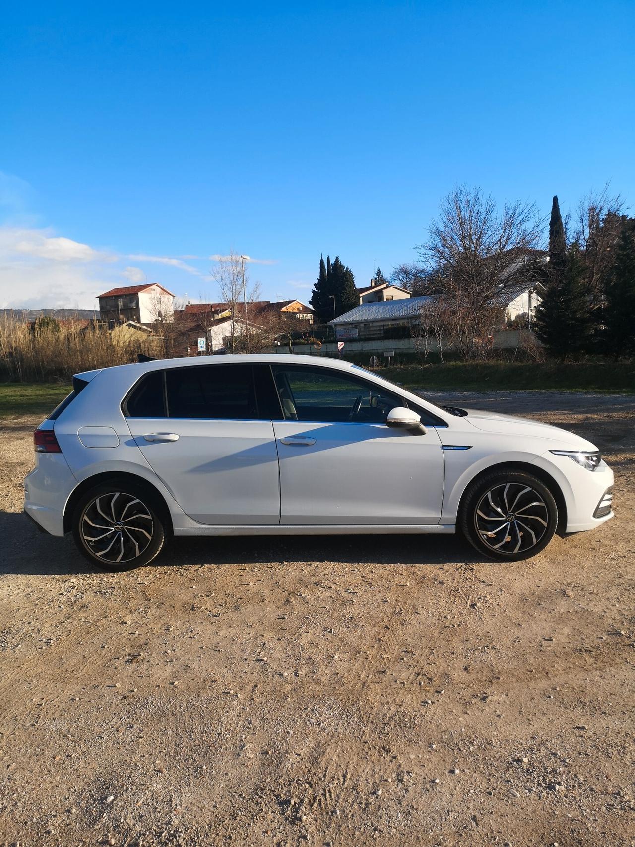 Volkswagen Golf 1.5 eTSI 150 CV R-Line