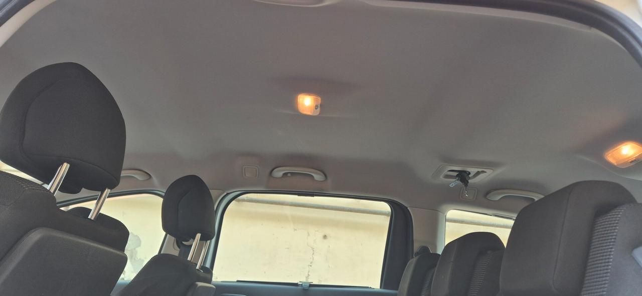 Peugeot 5008 1.6 HDi - 7 posti