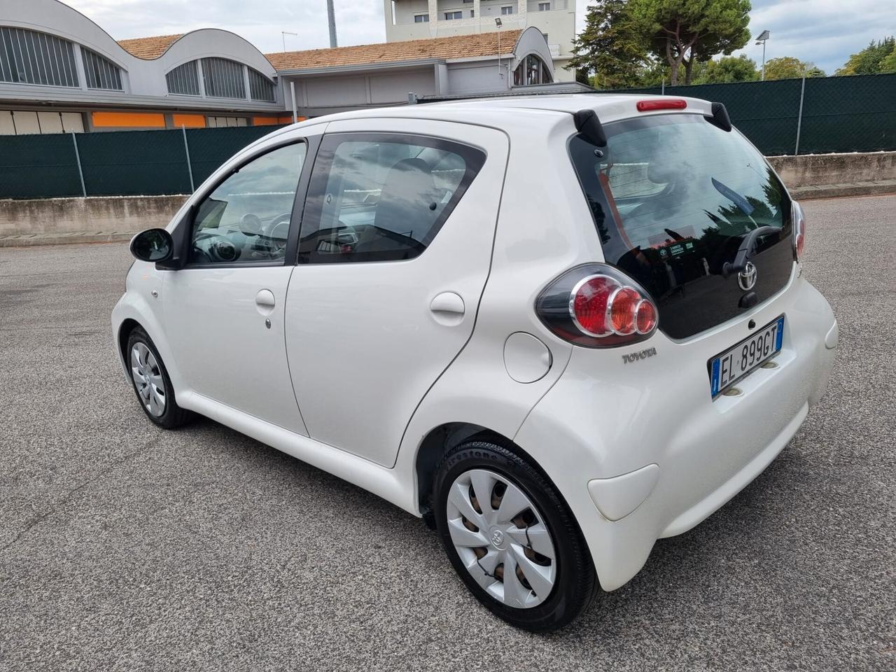 Toyota Aygo 1.0 12V VVT-i 5 porte Lounge Connect MMT