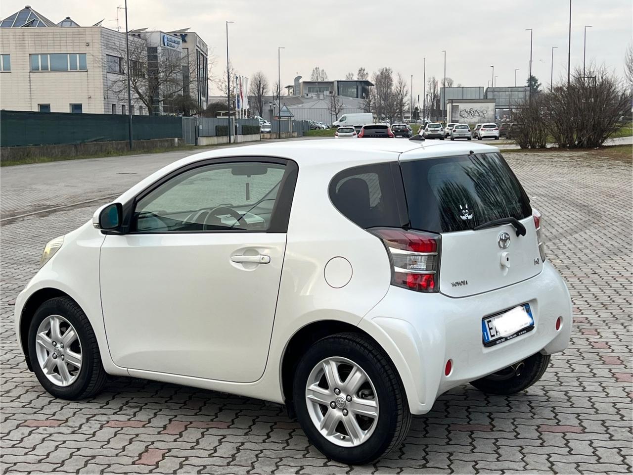 Toyota iQ 1.0 Sol