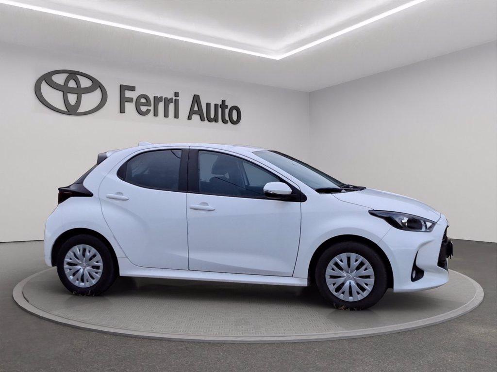 TOYOTA Yaris 1.5h active del 2023