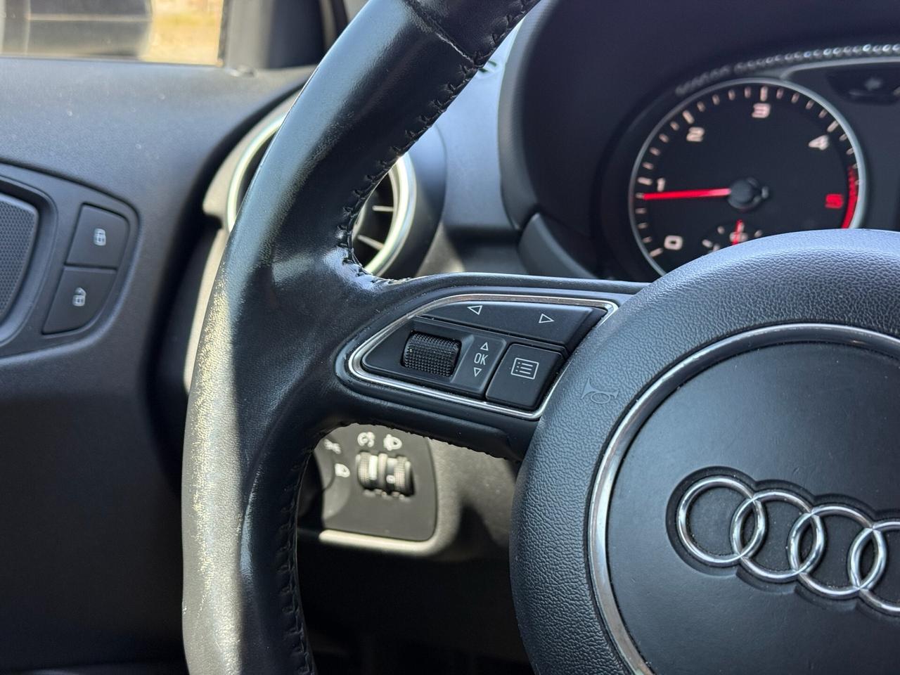AUDI A1 2013 1.6 TDI 90cv Admired