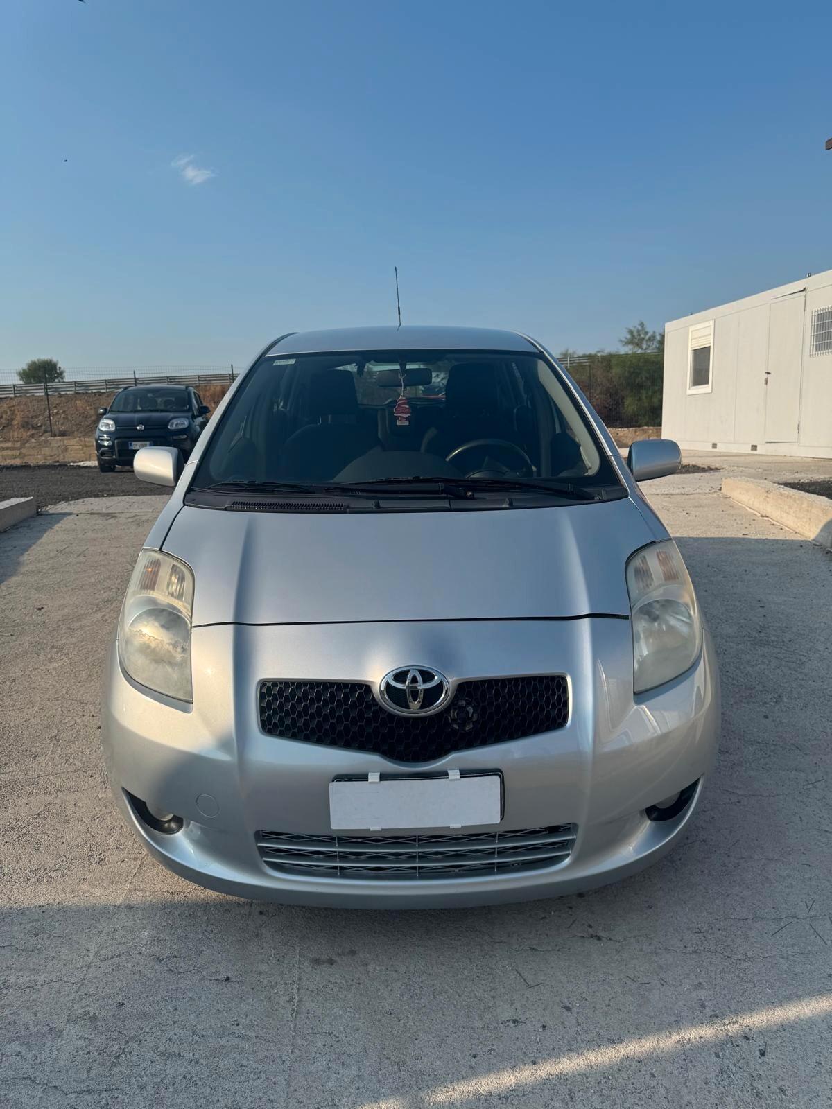 Toyota Yaris 1.4 D-4D DPF 5 porte Sol