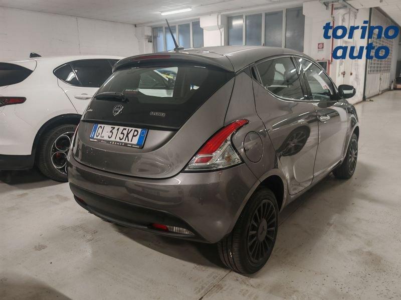 Lancia Ypsilon Ypsilon 1.0 FireFly 5 porte S&S Hybrid Ecochic Silver