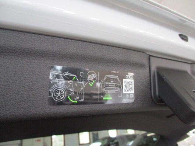 Audi Q3 SUV (35) Blackline 2.0 TDI 150CV S-Tronic