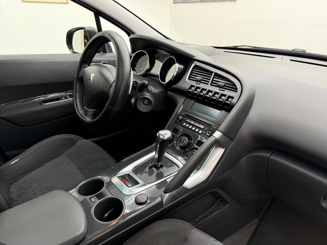 Peugeot 3008 1.6 HDi 110CV cambio robotizzato Premium