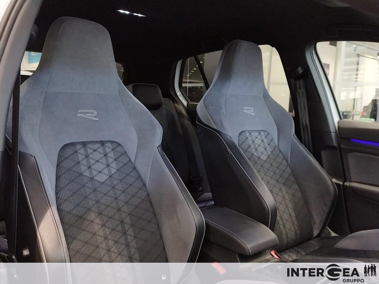 VOLKSWAGEN Golf 1.5 etsi evo R-Line 150cv dsg