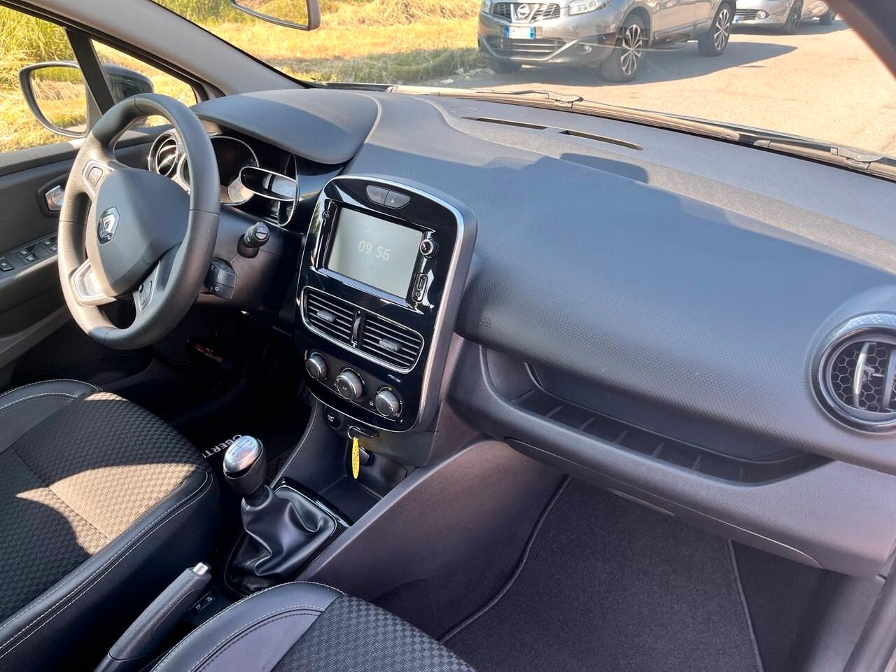 Renault Clio TCe 12V 90 CV 5 porte Moschino Zen