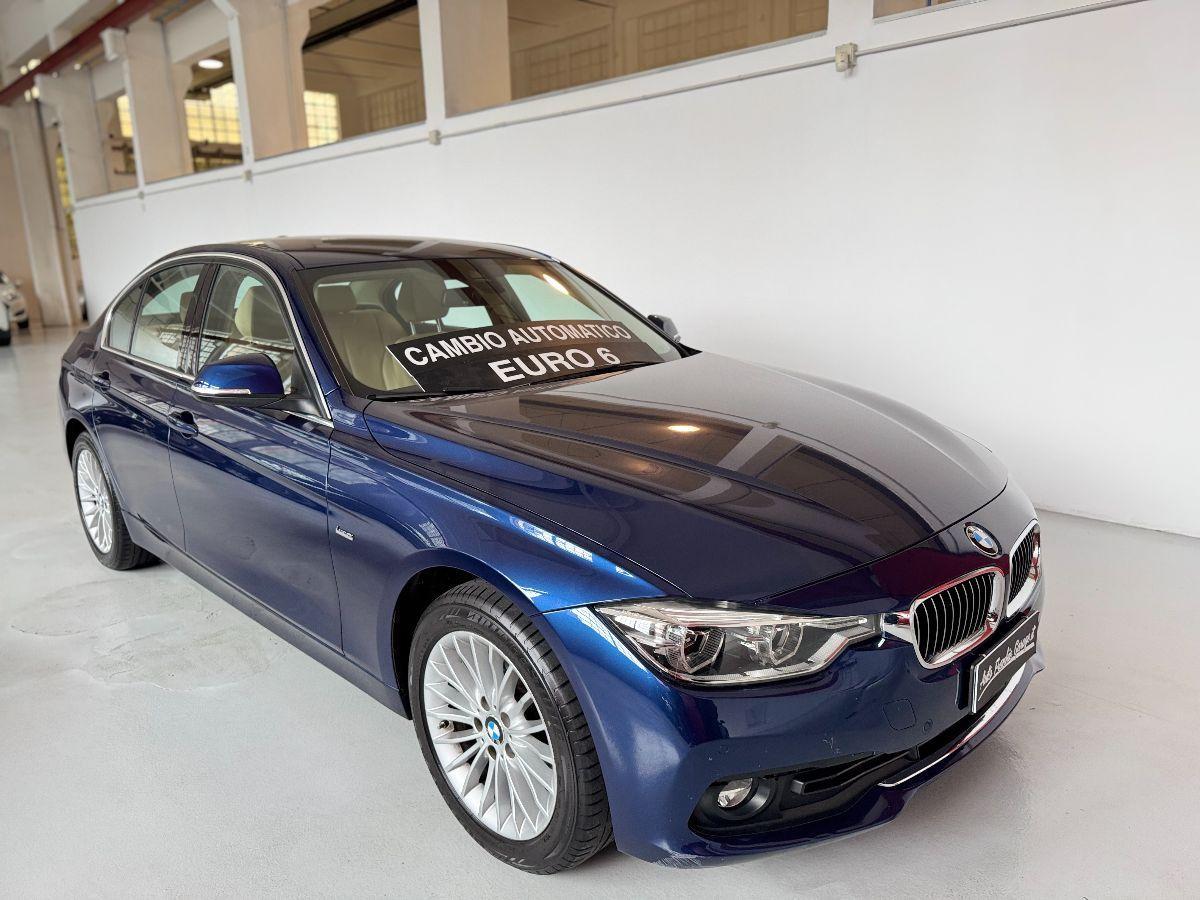 BMW - Serie 3 - 320d Luxury