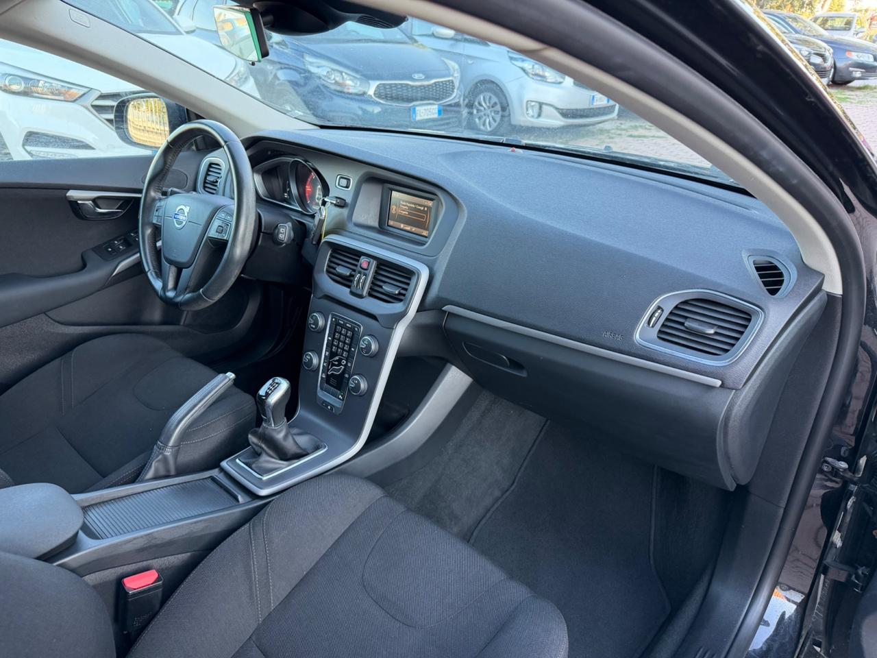 Volvo V40 D2 1.6 Summum