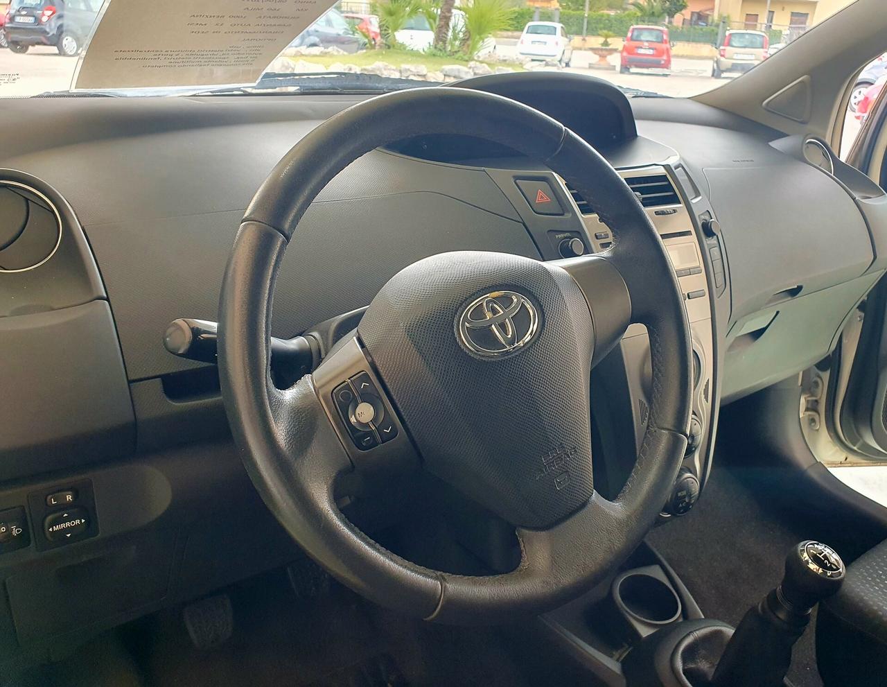 Toyota Yaris 1.0 BENZ. - 2011 - KM. 160.000