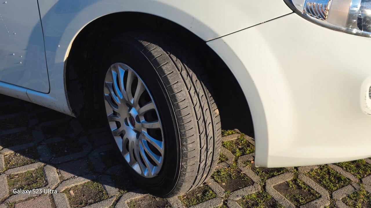 FIAT PUNTO EVO 90 MILA KM OK NEOPATENTATI GARANZIA 12 MESI
