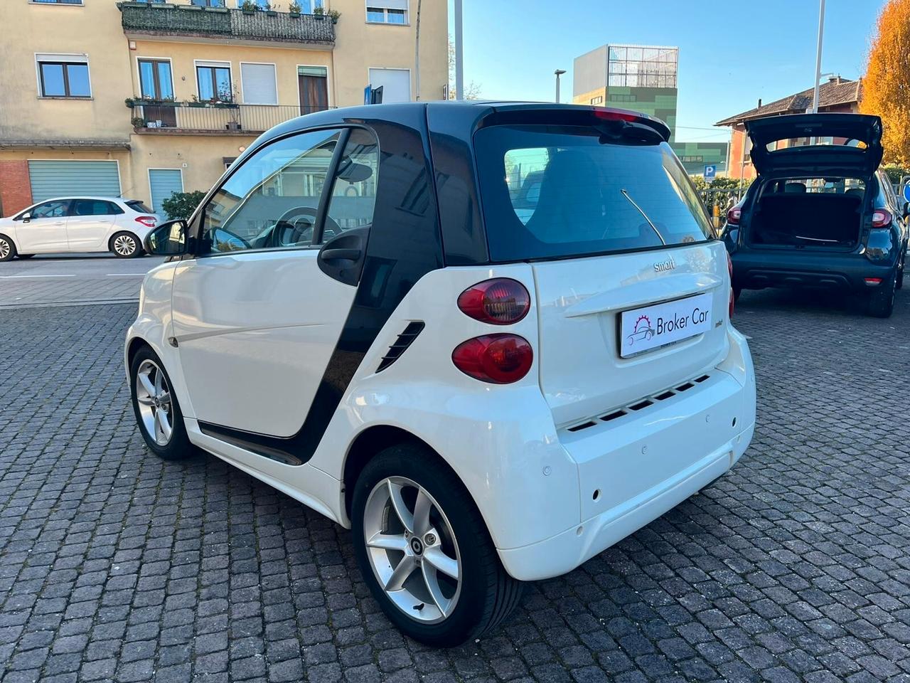 Smart ForTwo 1000 52 kW MHD coupé pure