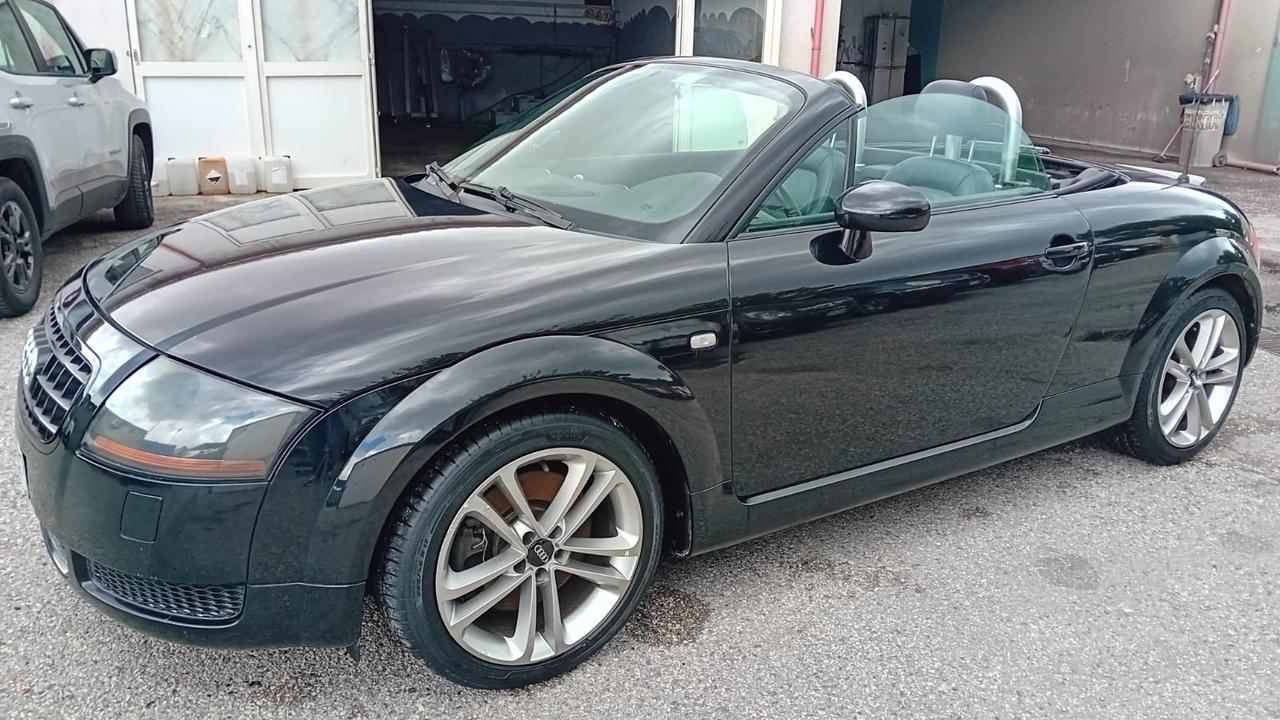 Audi TT-cabrio quattro-1.8 t-190 cv-2006