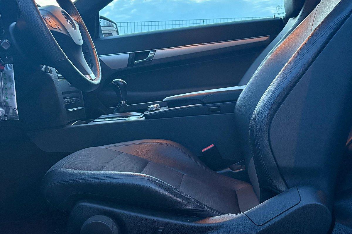 MERCEDES E 220 CDI Coupé BlueEFFICIENCY Avantgarde