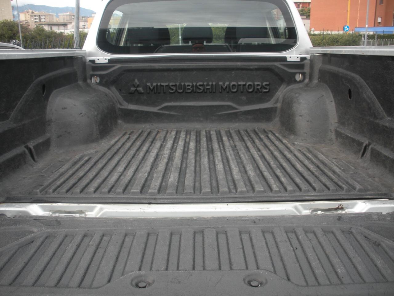 Mitsubishi L200 2.3 D Double Cab 4x4 Easy Select Inform