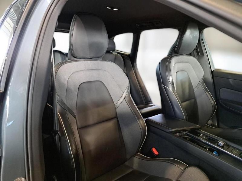 VOLVO XC60 B4 D automatico R-Design