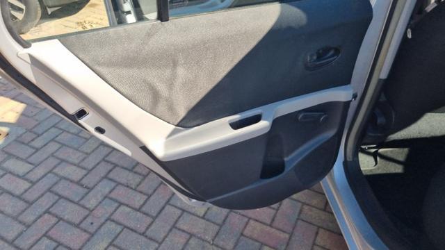 TOYOTA Yaris 1.0 5 porte Sol
