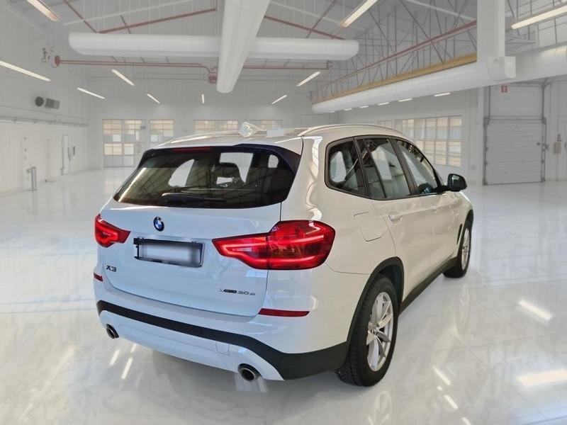 BMW X3 xDrive 30e Business Advantage automatico