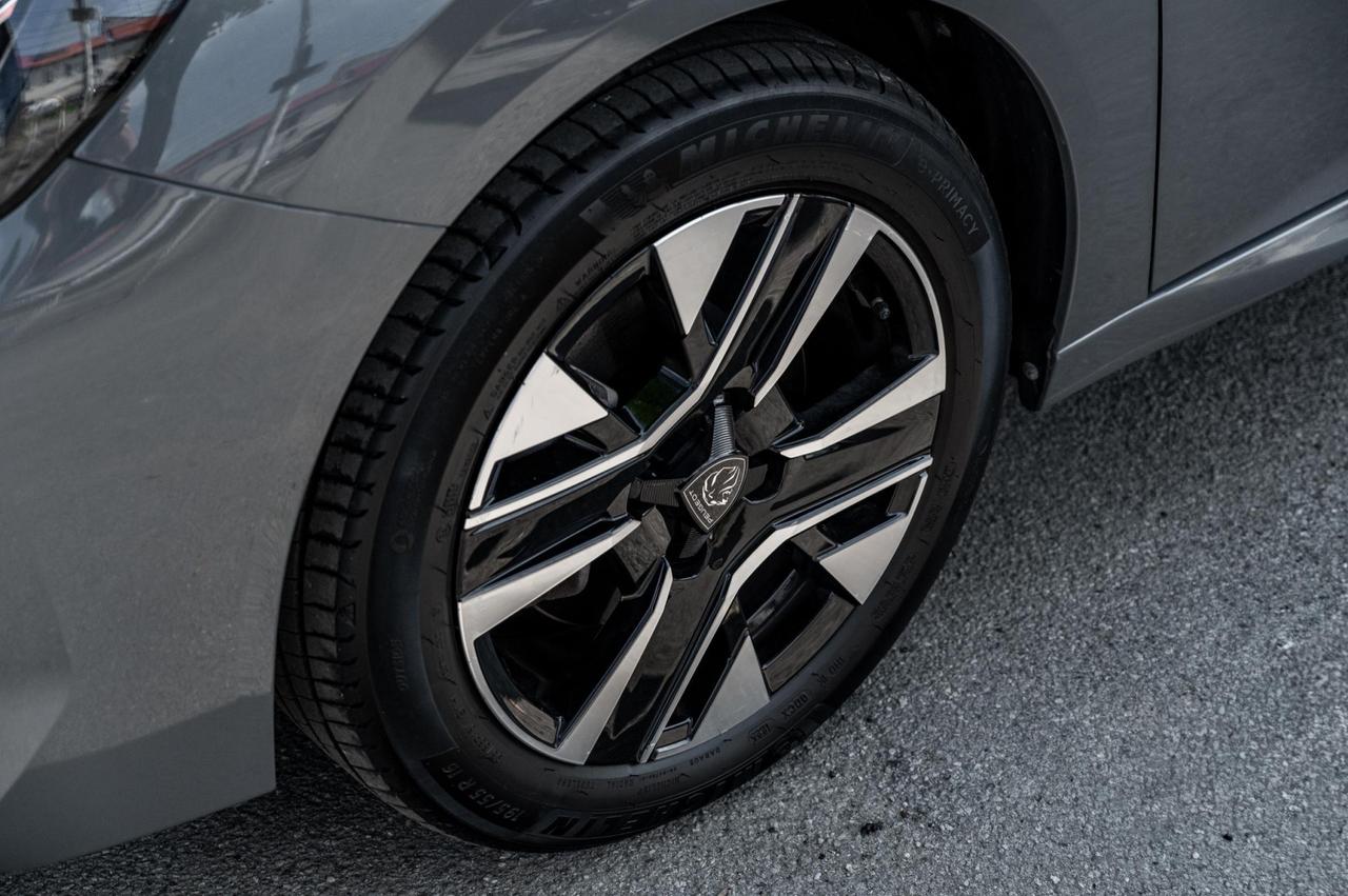 Peugeot 208 1.2 hybrid Allure 110cv e-dcs 6