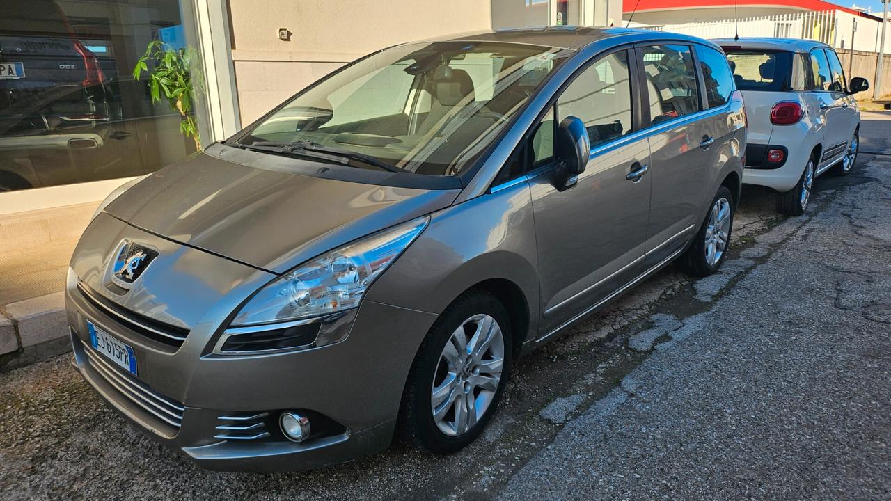 Peugeot 5008 1.6 e-HDi 112CV Stop&Start cambio robotizzato Family