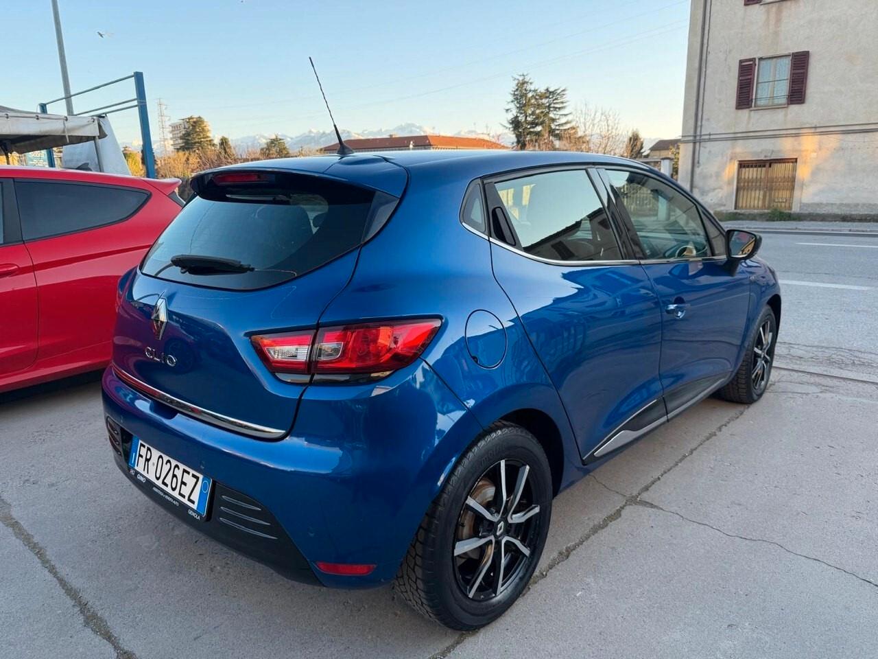 Renault Clio 1.2 75 CV 5 porte Duel