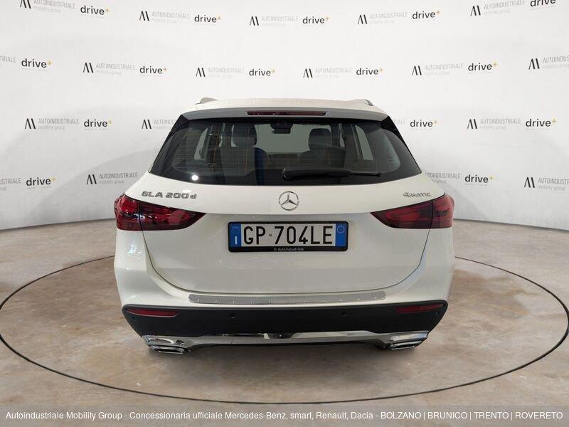 Mercedes-Benz GLA 200 D 4MATIC PROGRESSIVE ADVANCED AUTOMATIC