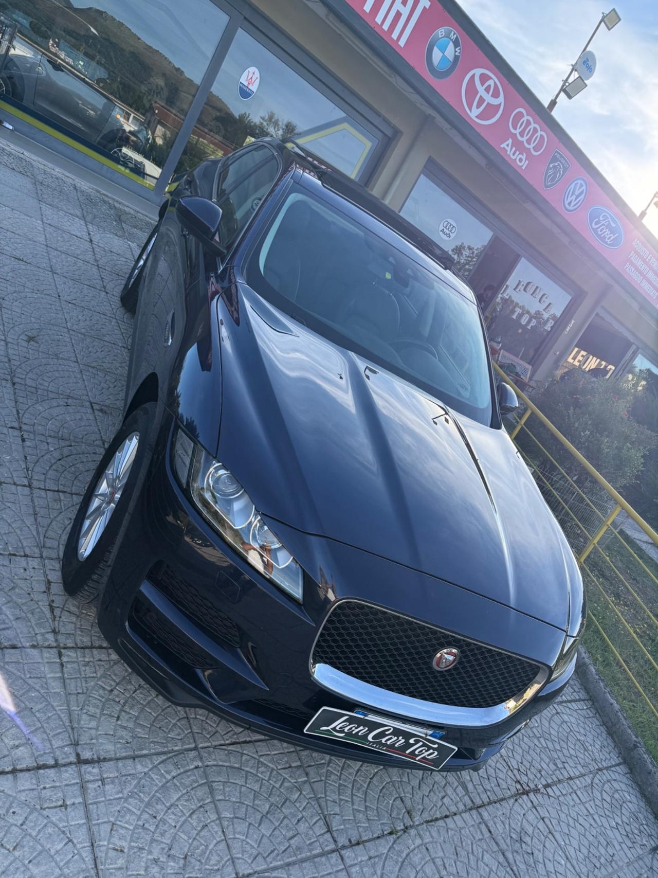 Jaguar F-Pace 2.0 D 180 CV accetto permute e finanziamenti