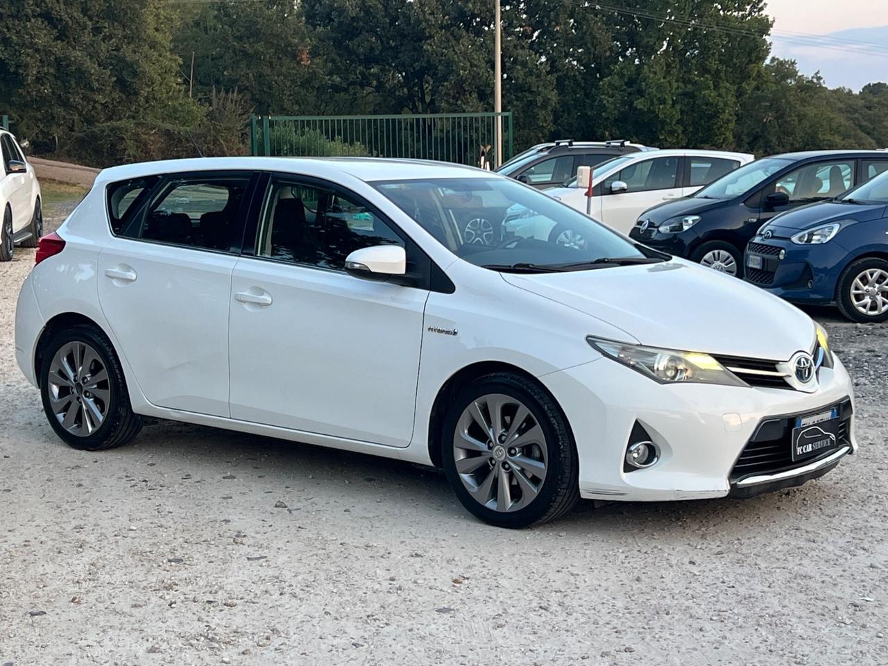 Toyota Auris Hybrid Automatica Permute Rate