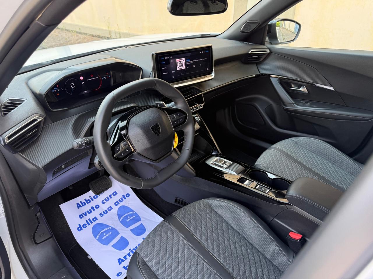 Peugeot 2008 Hybrid 145 e-DCS6 Allure …2025
