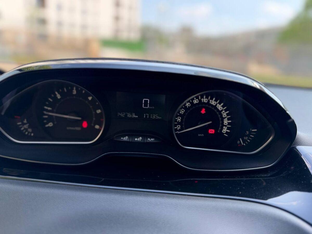 Peugeot 208 1.6 bluehdi Allure 75cv 5p CINGHIA SOSTITUITA