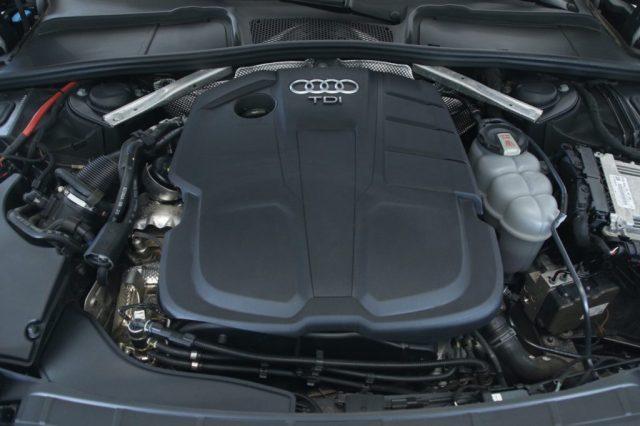 AUDI A4 Avant 40 TDI quattro S tronic S line edition