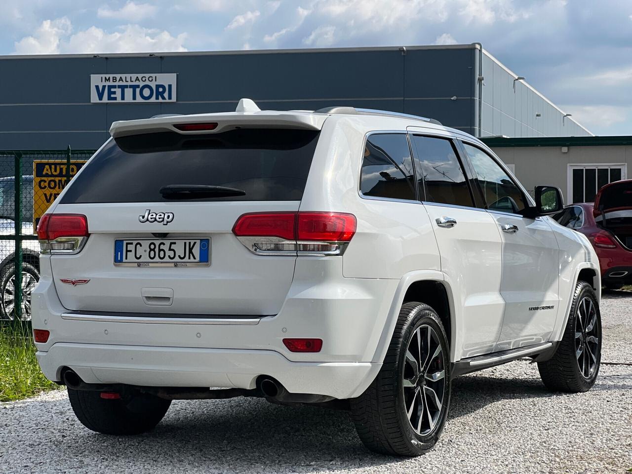 Jeep Grand Cherokee Overland FULL-OPTIONAL